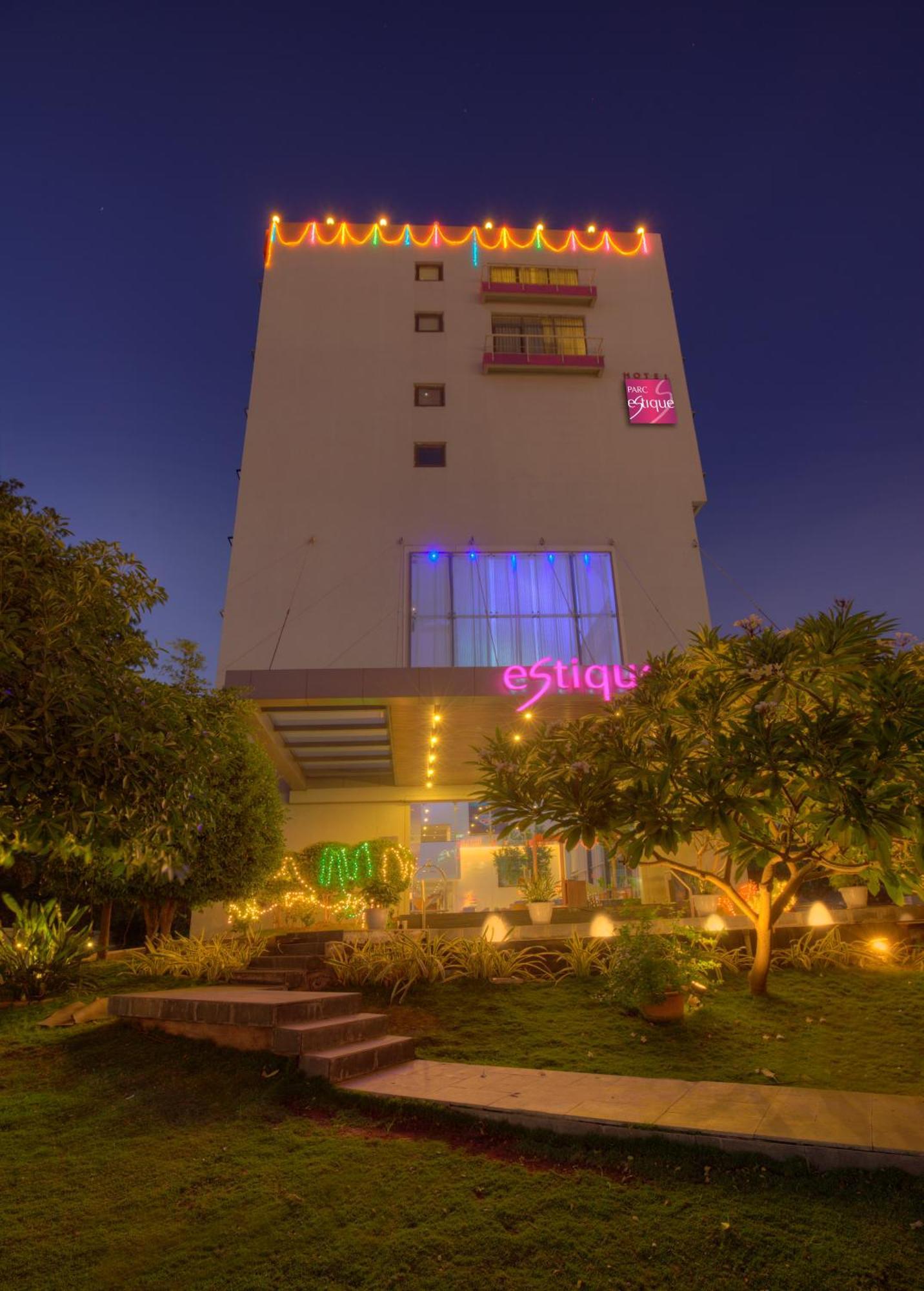 פונה Hotel Parc Estique מראה חיצוני תמונה